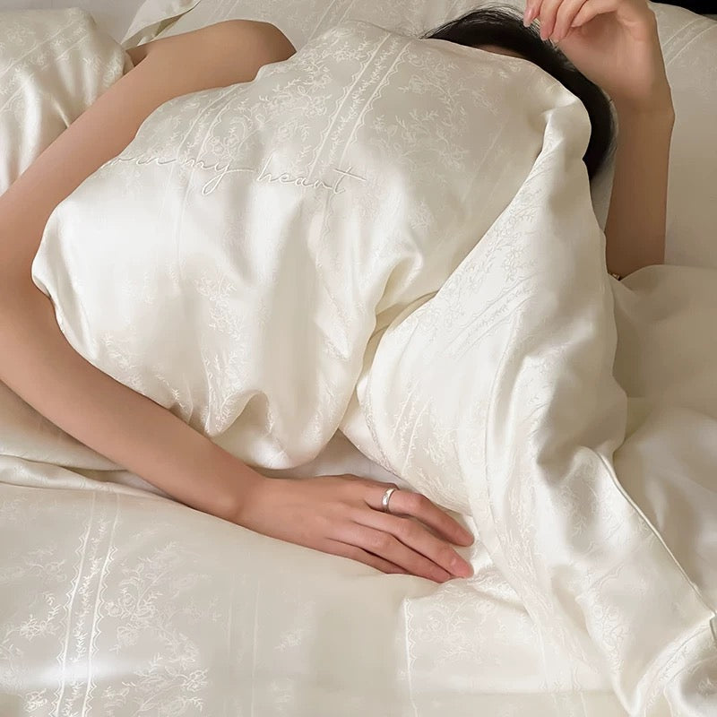 Monnie Bedsheet Set