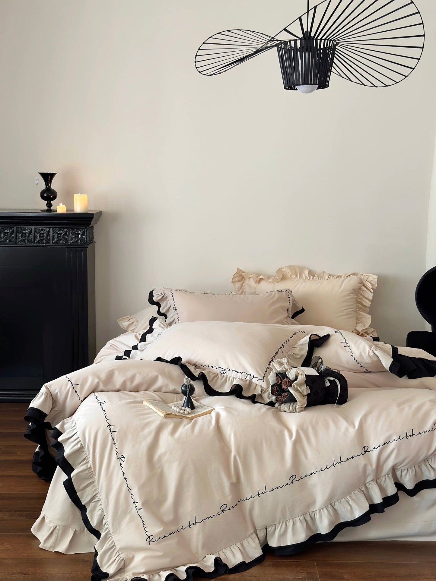 Luna Bedsheet Set